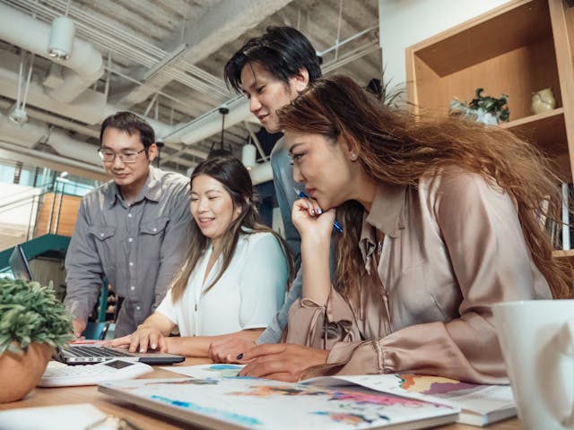 Team collaboration on AI transformation projects